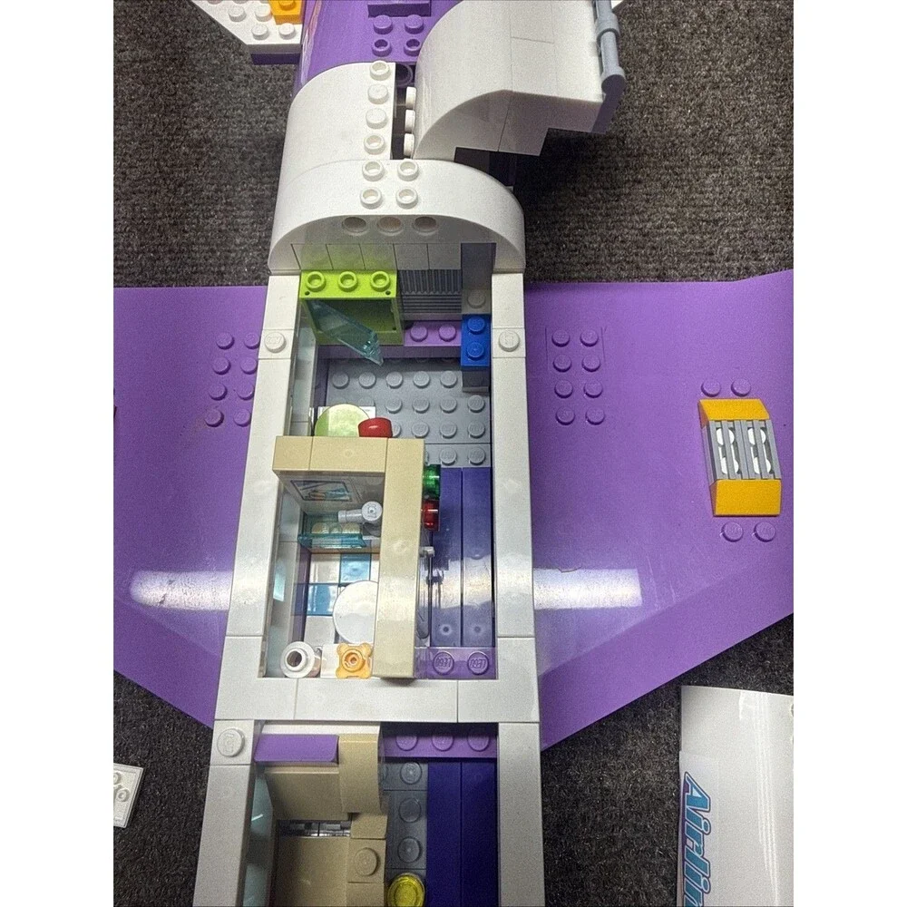 LEGO Friends Heartlake City Airport (41109)